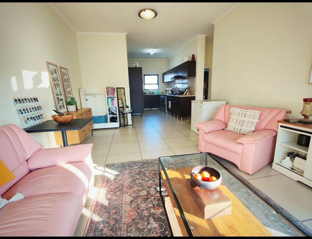 2 BEDROOM APARTMENT TO LET IN GREENSTONE HILL
